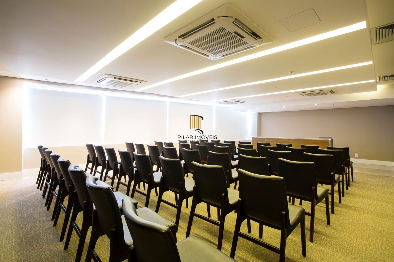 Sala comercial com 44 m2 a venda no Trend Nova Carlos Gomes.