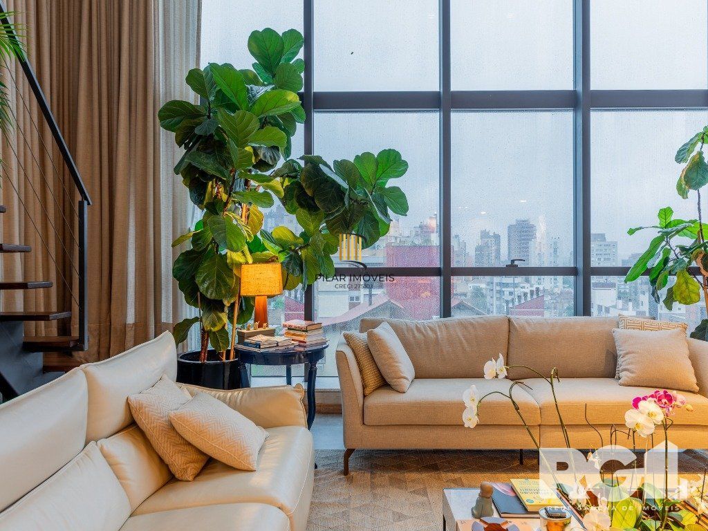 Belíssimo apartamento no Glass Aurélio andar alto,  Living com pé direito duplo,  174m² privativos finamente decorado no Moinhos de Vento