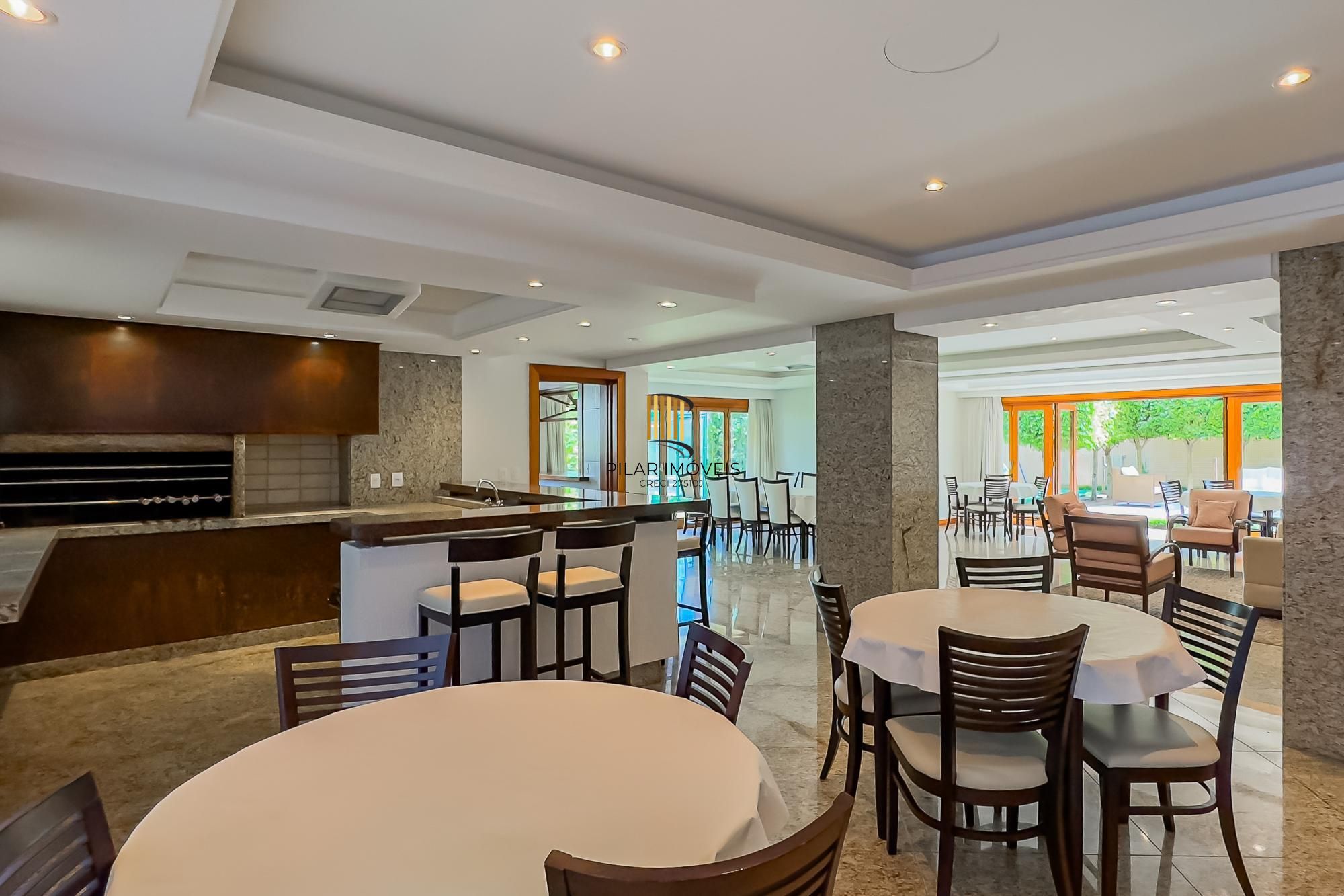 Espetacular apartamento 3 suítes 3 vagas com infra completa no Moinhos de Vento