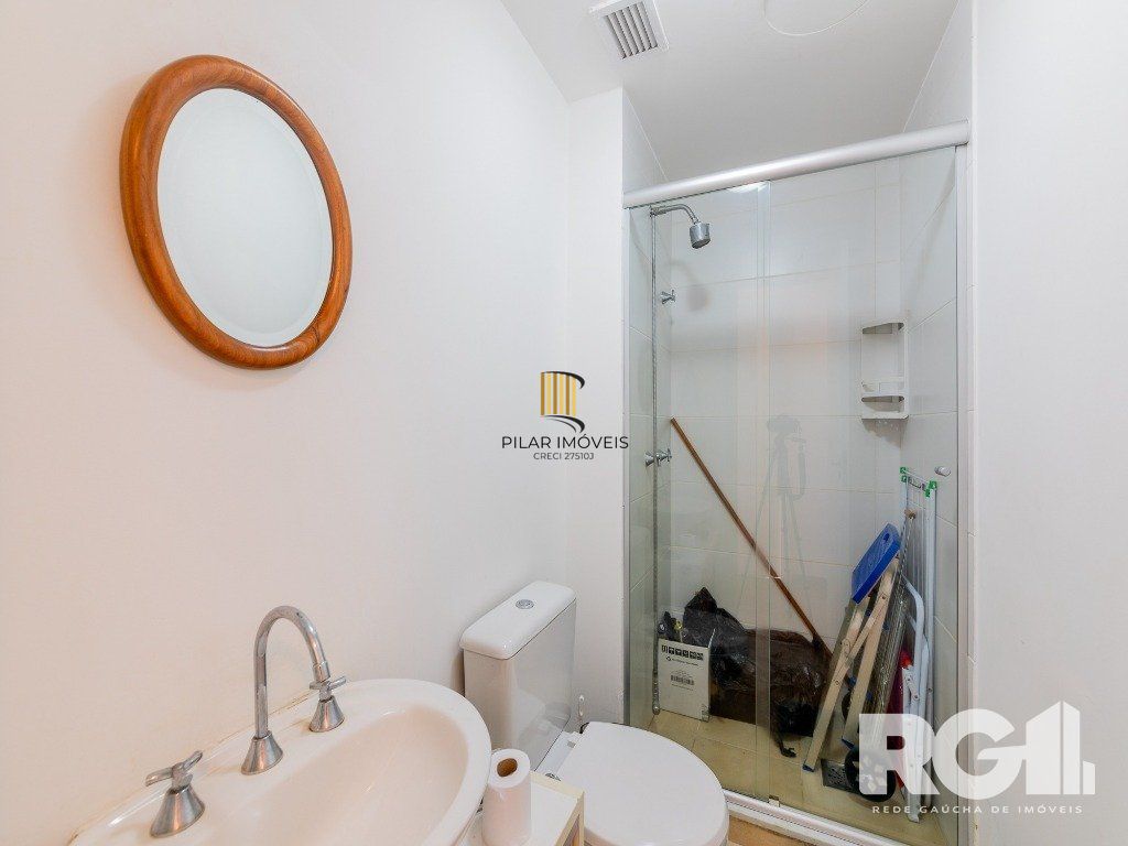 Apartamento de 65 m2 com 3 dormitórios sendo 1 suíte e 1 vaga no bairro Azenha.