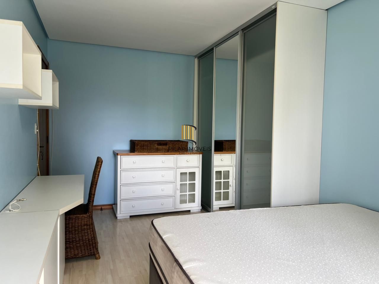 Apartamento a venda de 105 m2 2 dormitórios sendo 1 suíte e 2 vagas individuais no bairro Petrópolis.