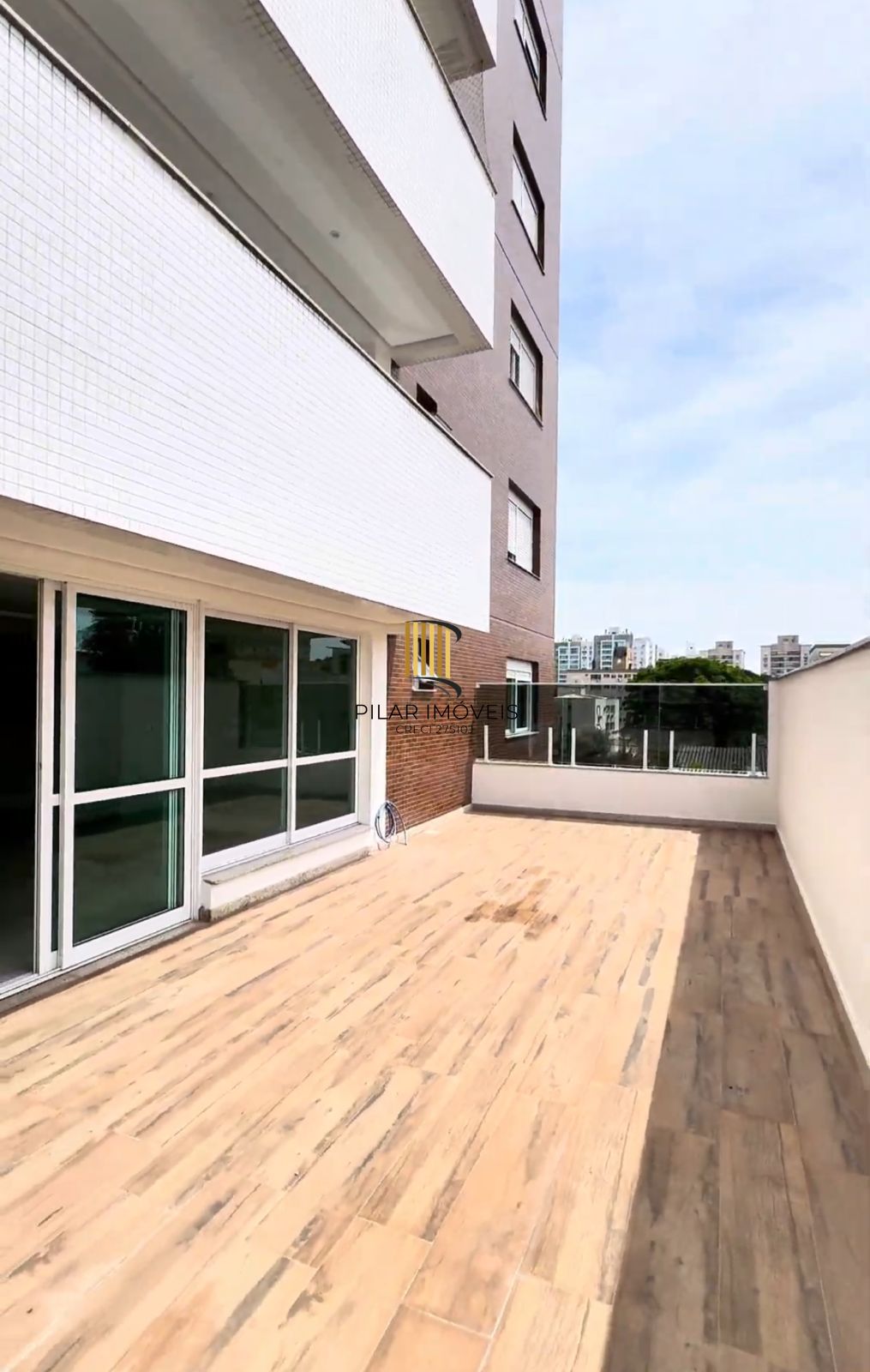 GARDEN À VENDA !! Proximo ao shopping Iguatemi, 164m2 privativos, 3 suites, espaço gourmet c/ churrasqueira, sistema de aspiração de pó instalado, 3 vagas de garagem, infra c/ salão de festas montado e equipado, espaço fitness, bicicletário, portaria 24H - Pilar Imóveis