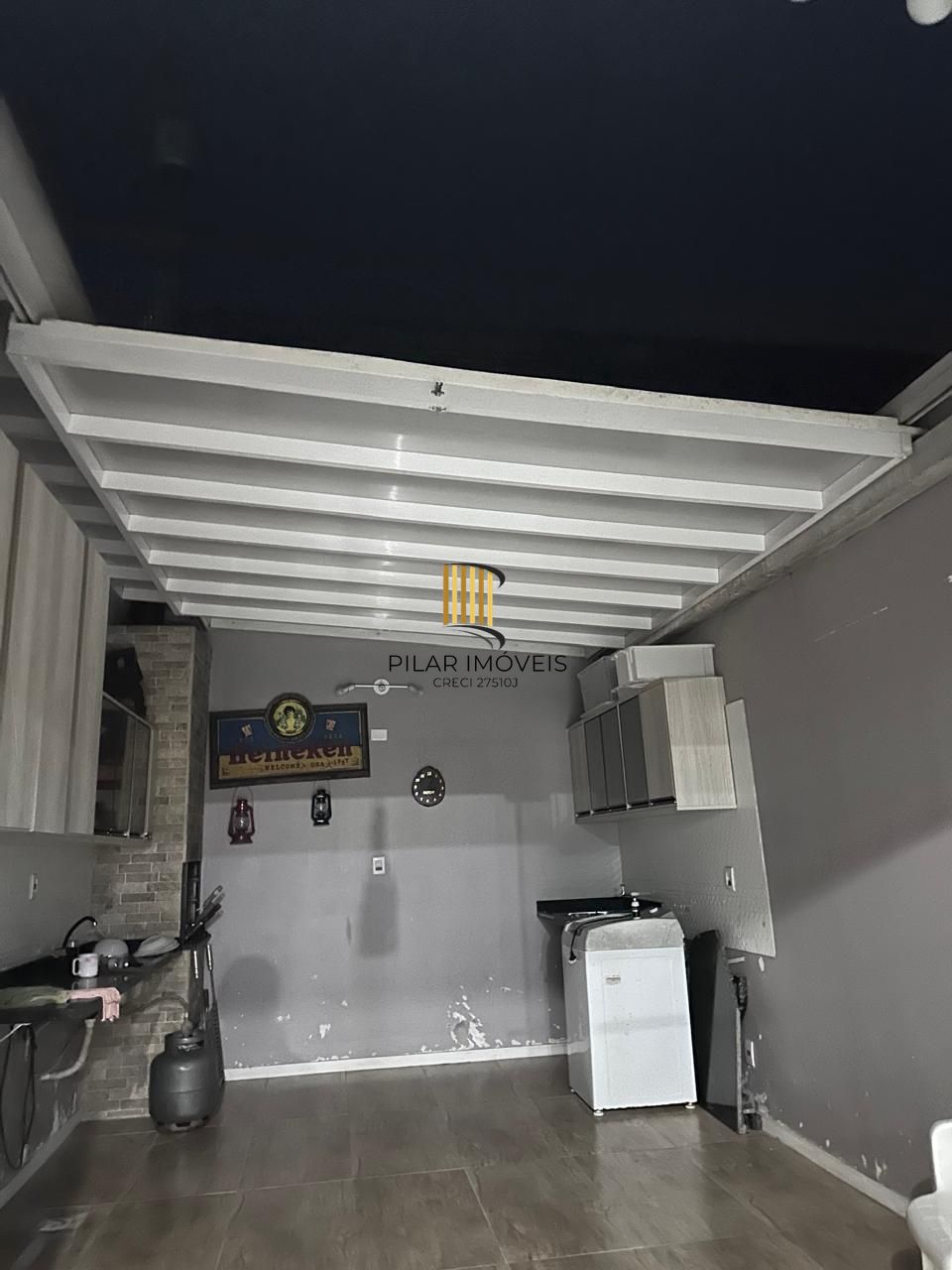 Sobrado localizado no bairro Mato Grande, c/2 dormitórios, living, cozinha e um aconchegante espaço gourmet c/ churrasqueira para reunir familia e amigos.