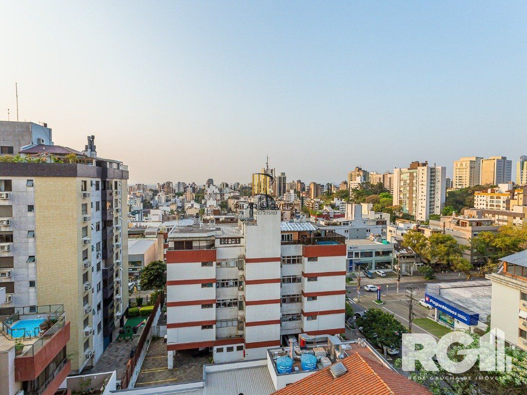Apartamento semimobiliado, 167 m², 3 suítes e 3 vagas de garagem no bairro Bela Vista.