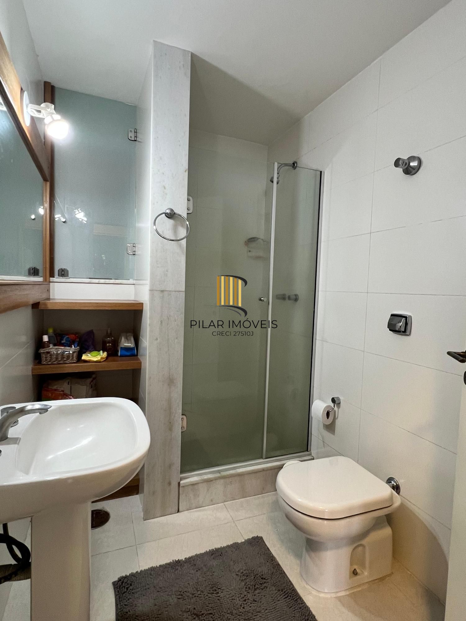 Charmoso apartamento no bairro Rio Branco, 102 m2, 3 dormitórios sendo 1 suíte, 2 vagas cobertas.