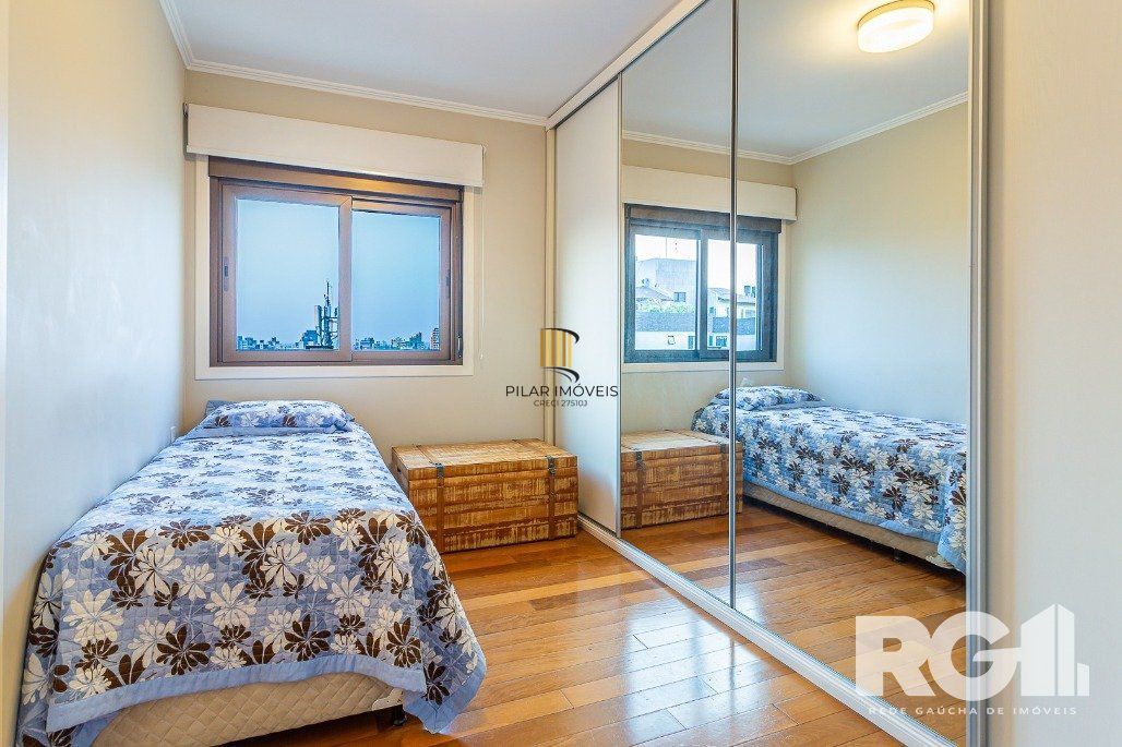 Apartamento semimobiliado, 167 m², 3 suítes e 3 vagas de garagem no bairro Bela Vista.