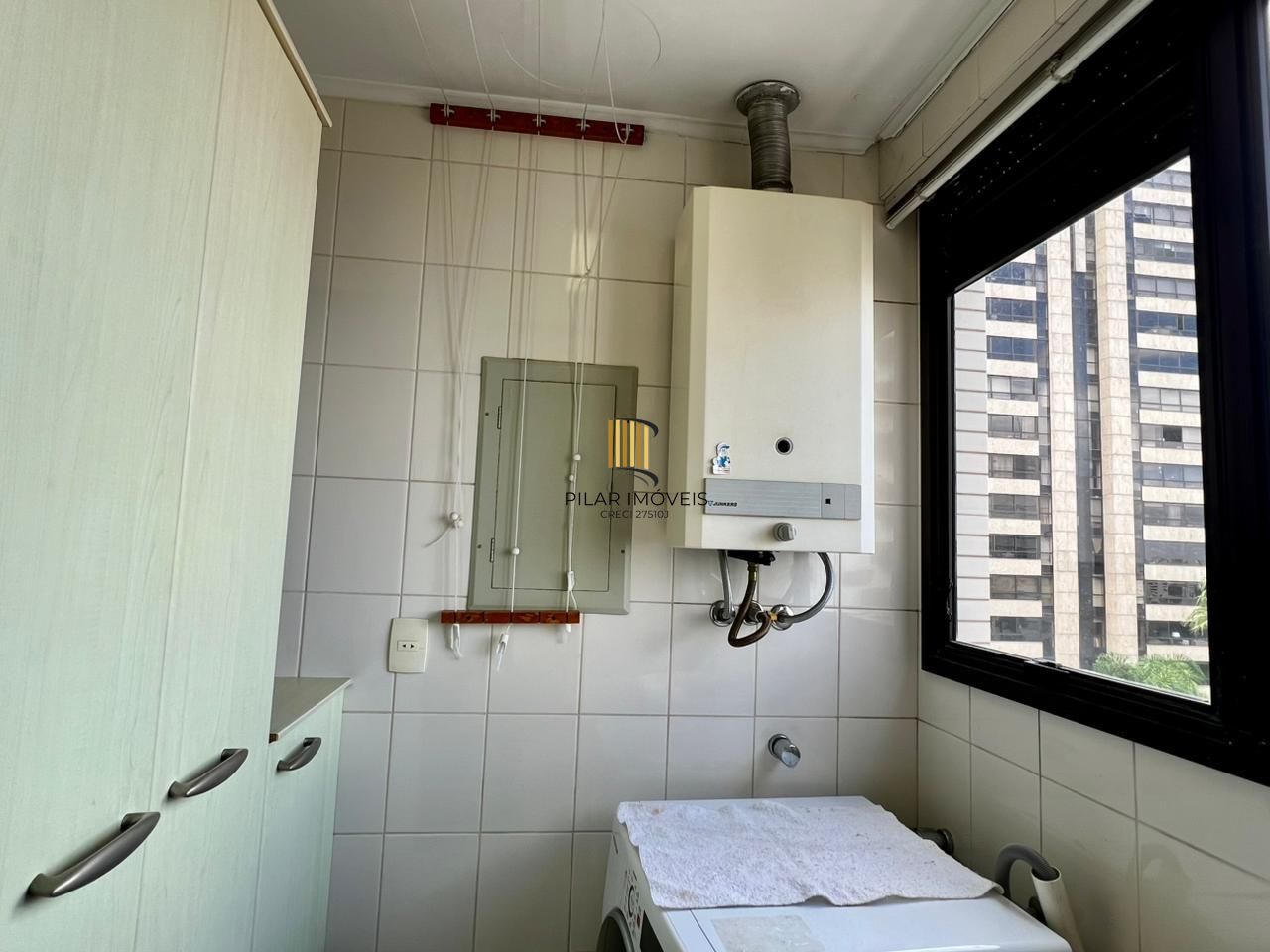 Apartamento a venda de 105 m2 2 dormitórios sendo 1 suíte e 2 vagas individuais no bairro Petrópolis.