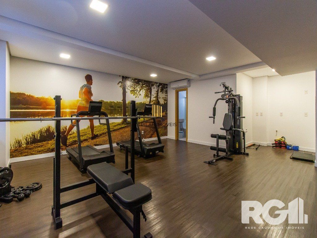 Belíssimo apartamento todo decorado por arquiteto. Apartamento com 170 m2, 3 suítes, sendo 1 suíte máster no bairro Petrópolis.