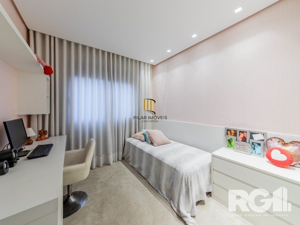 Belíssimo apartamento no Glass Aurélio andar alto,  Living com pé direito duplo,  174m² privativos finamente decorado no Moinhos de Vento