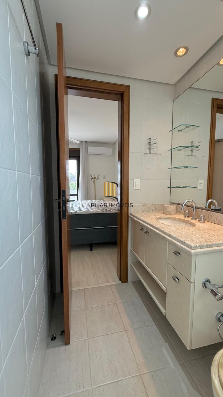 Apartamento a venda de 105 m2 2 dormitórios sendo 1 suíte e 2 vagas individuais no bairro Petrópolis.