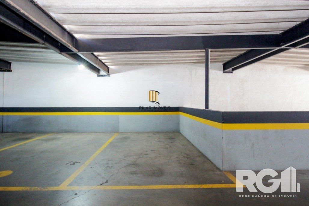 Apartamento de 1 dormitório com suíte americana, 1 vaga de garagem coberta Mobiliado e decorado.