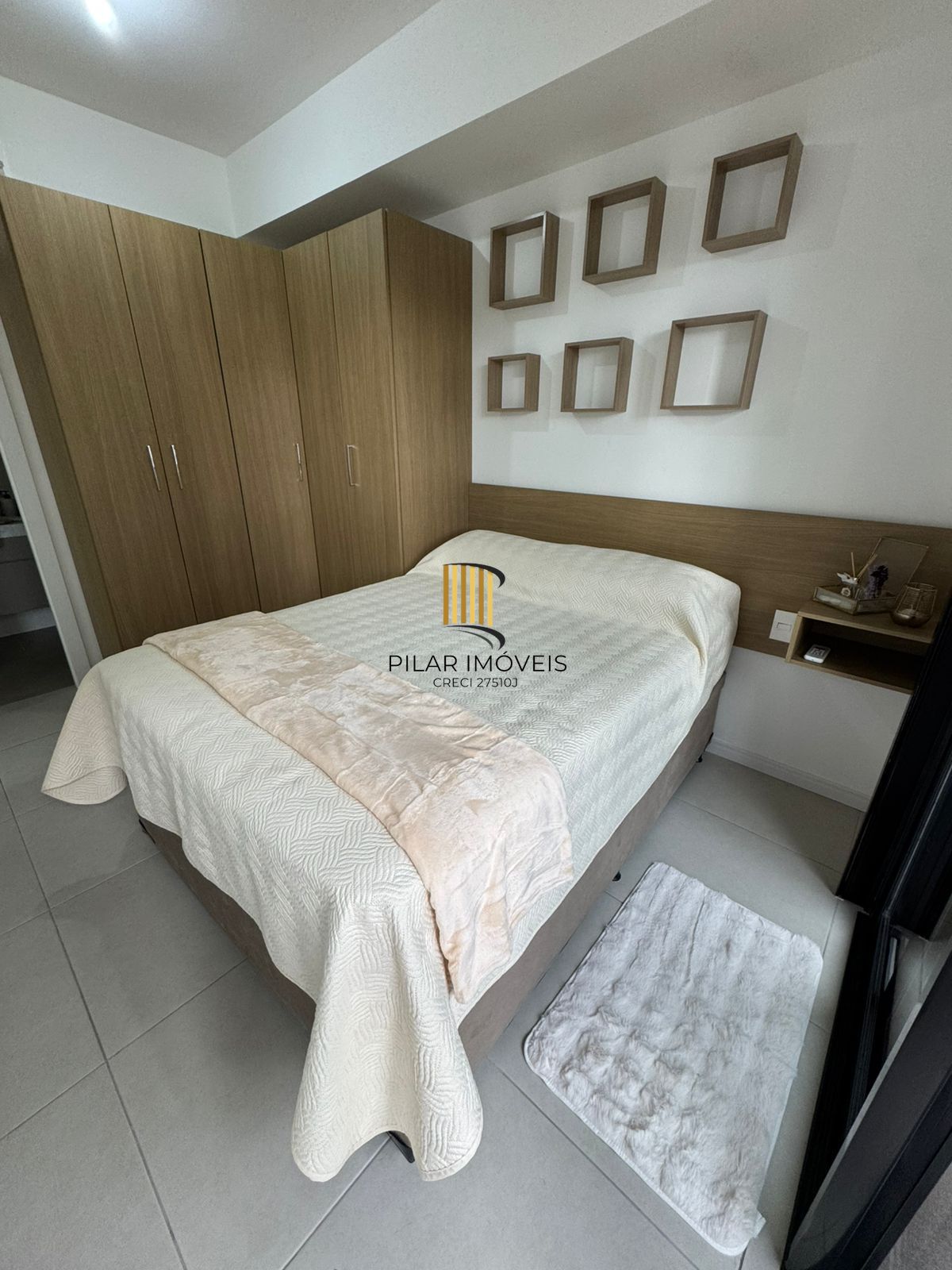 Apartamento de 42 m2 para alugar com 1 suíte, lavabo, churrasqueira e vaga no bairro Boa Vista em Porto Alegre.