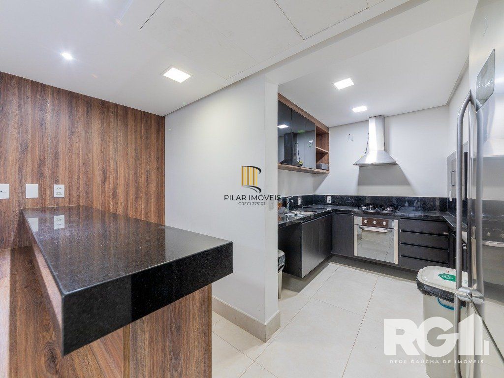 Belíssimo apartamento no Glass Aurélio andar alto,  Living com pé direito duplo,  174m² privativos finamente decorado no Moinhos de Vento