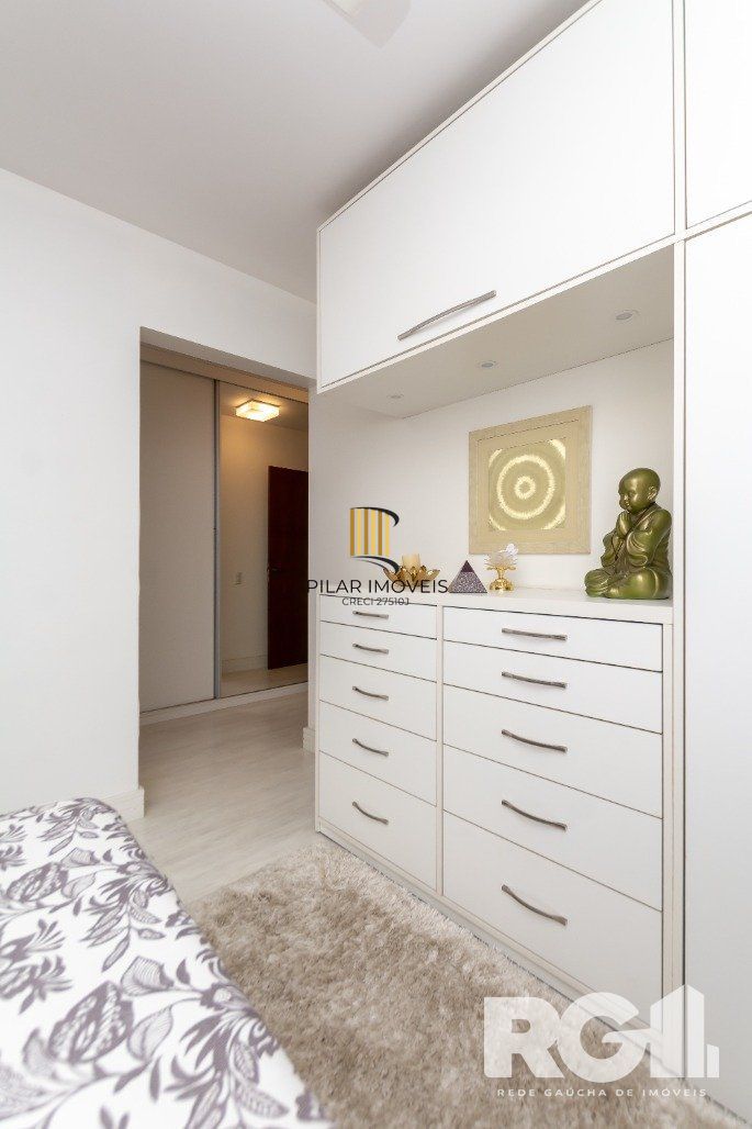 Apartamento Reformado! Com 3 dorm, sendo 1 suíte, 2 vagas na Rua Corte Real.