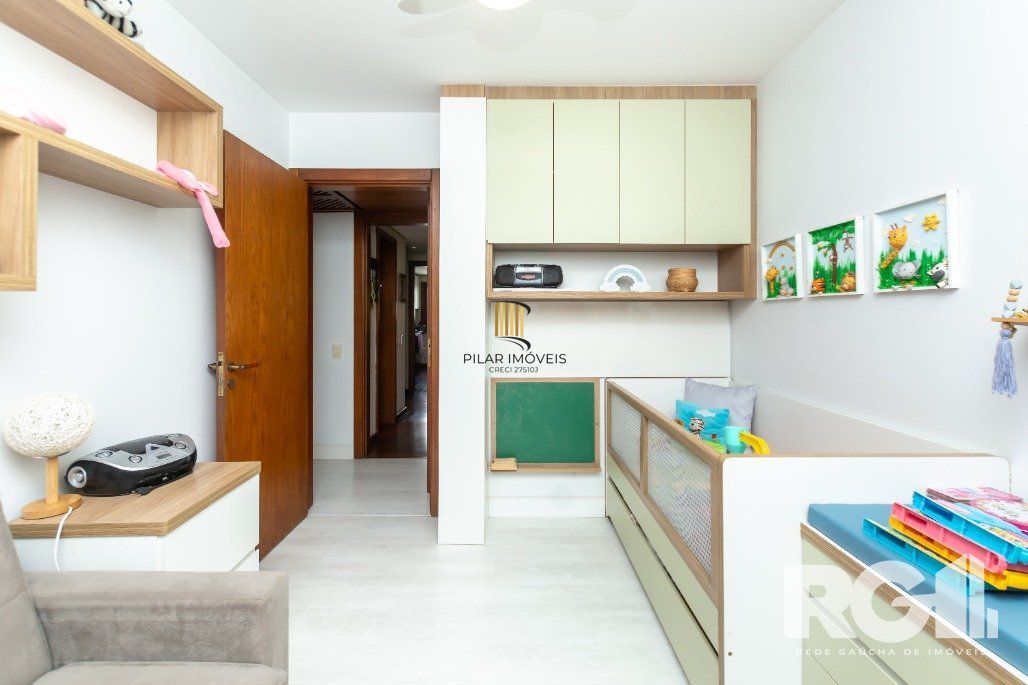 Apartamento Reformado! Com 3 dorm, sendo 1 suíte, 2 vagas na Rua Corte Real.