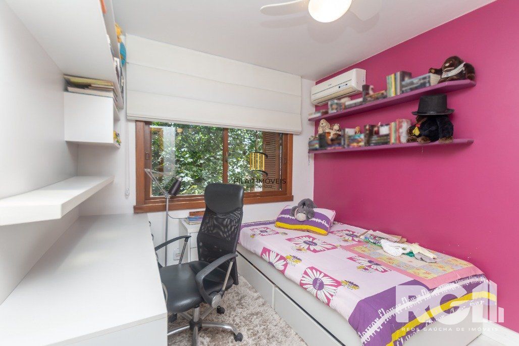 Apartamento Reformado! Com 3 dorm, sendo 1 suíte, 2 vagas na Rua Corte Real.