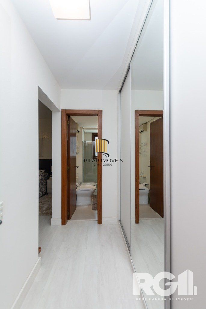 Apartamento Reformado! Com 3 dorm, sendo 1 suíte, 2 vagas na Rua Corte Real.