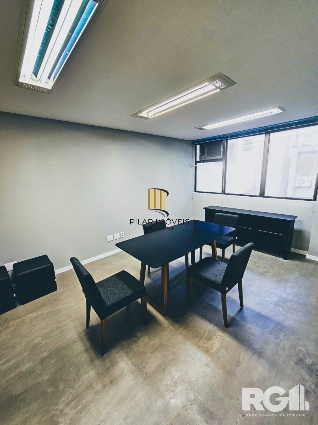 EXCELENTE SALA COMERCIAL REFORMADA, COM 127M²!
