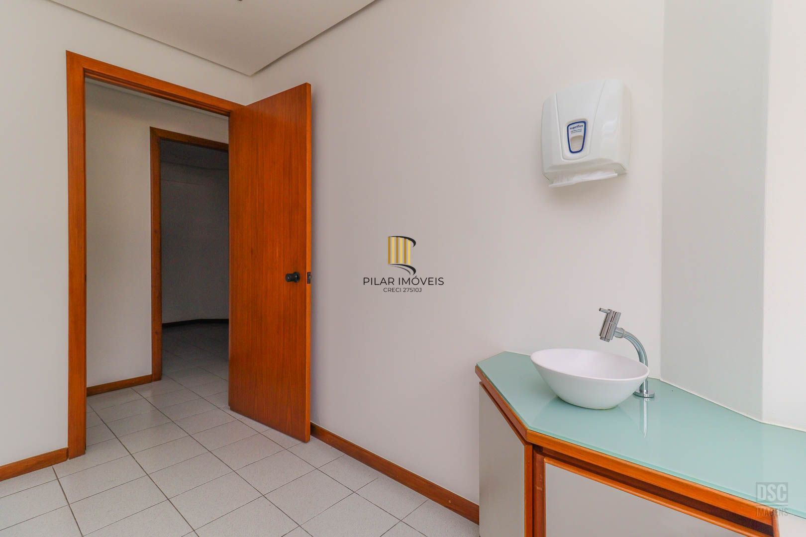 Sala comercial em um ponto excelente da Rua Padre Chagas.