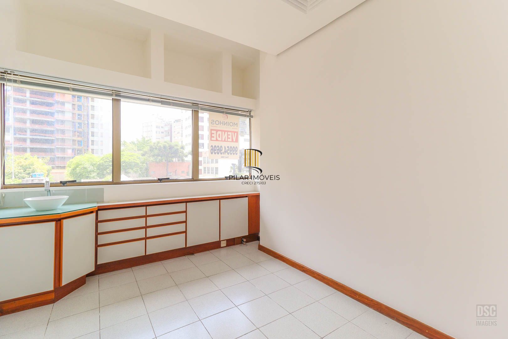 Sala comercial em um ponto excelente da Rua Padre Chagas.