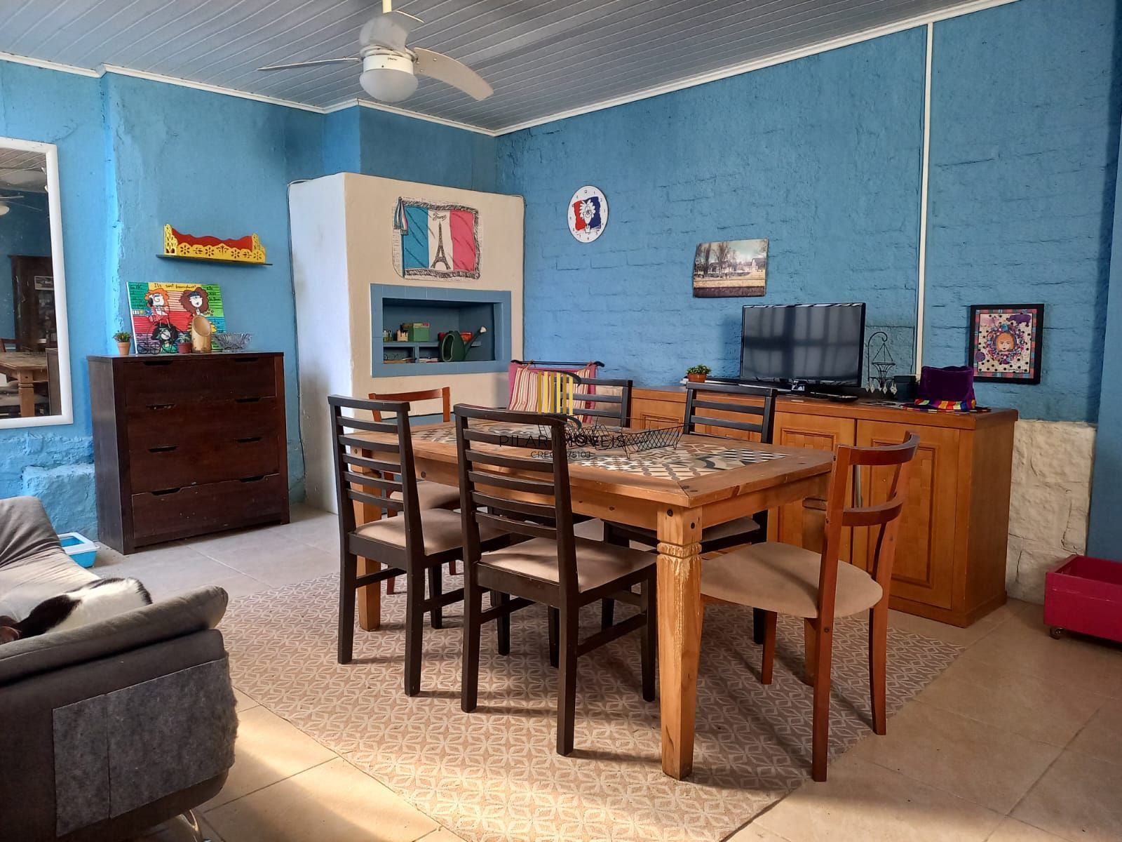 Casa residencial aconchegante com ampla área da lazer com churrasqueira.