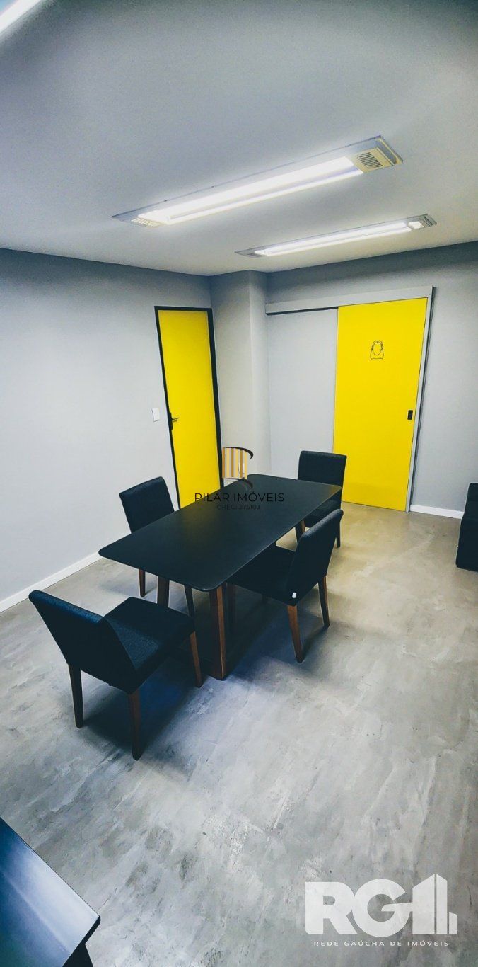 EXCELENTE SALA COMERCIAL REFORMADA, COM 127M²!