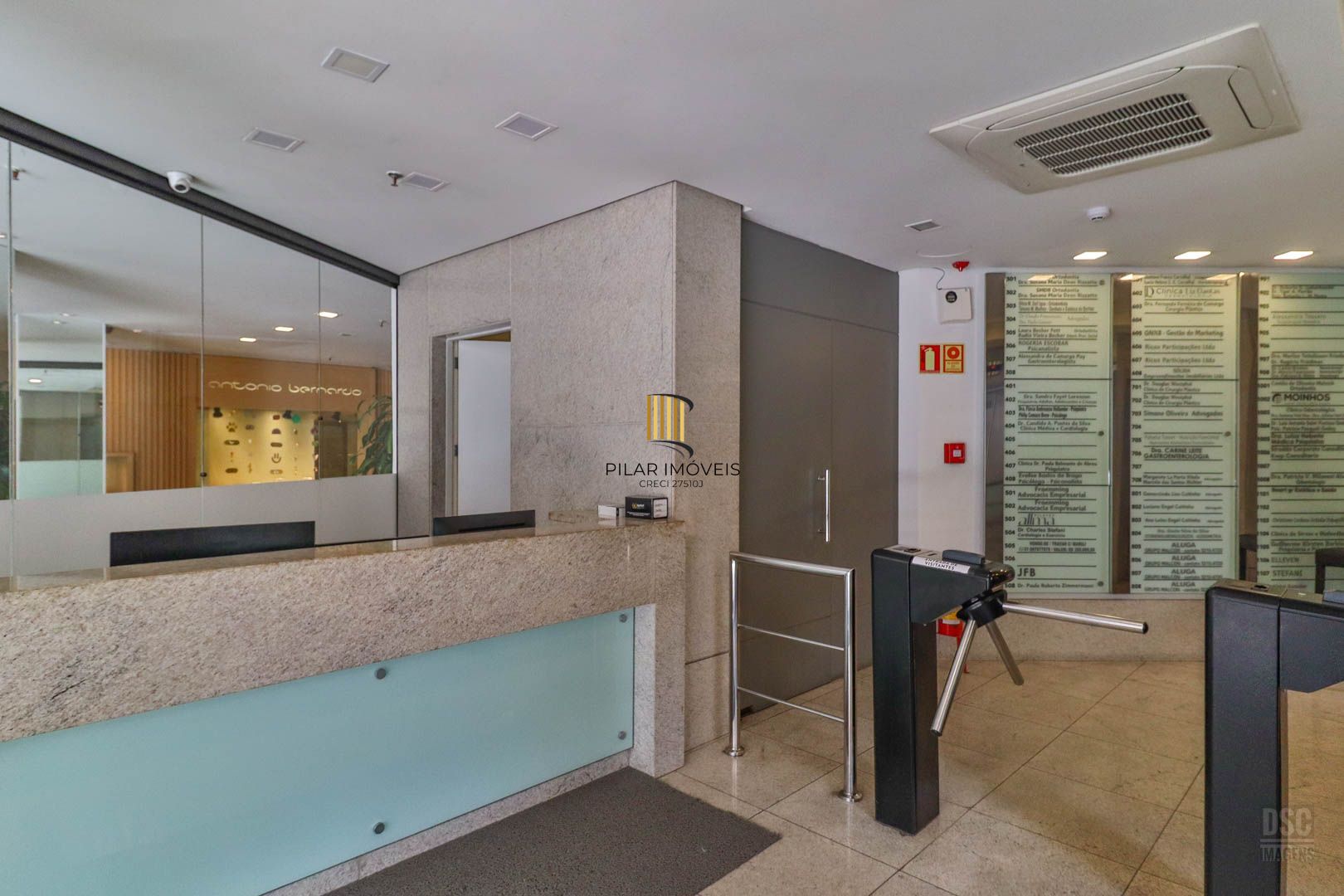 Sala comercial em um ponto excelente da Rua Padre Chagas.