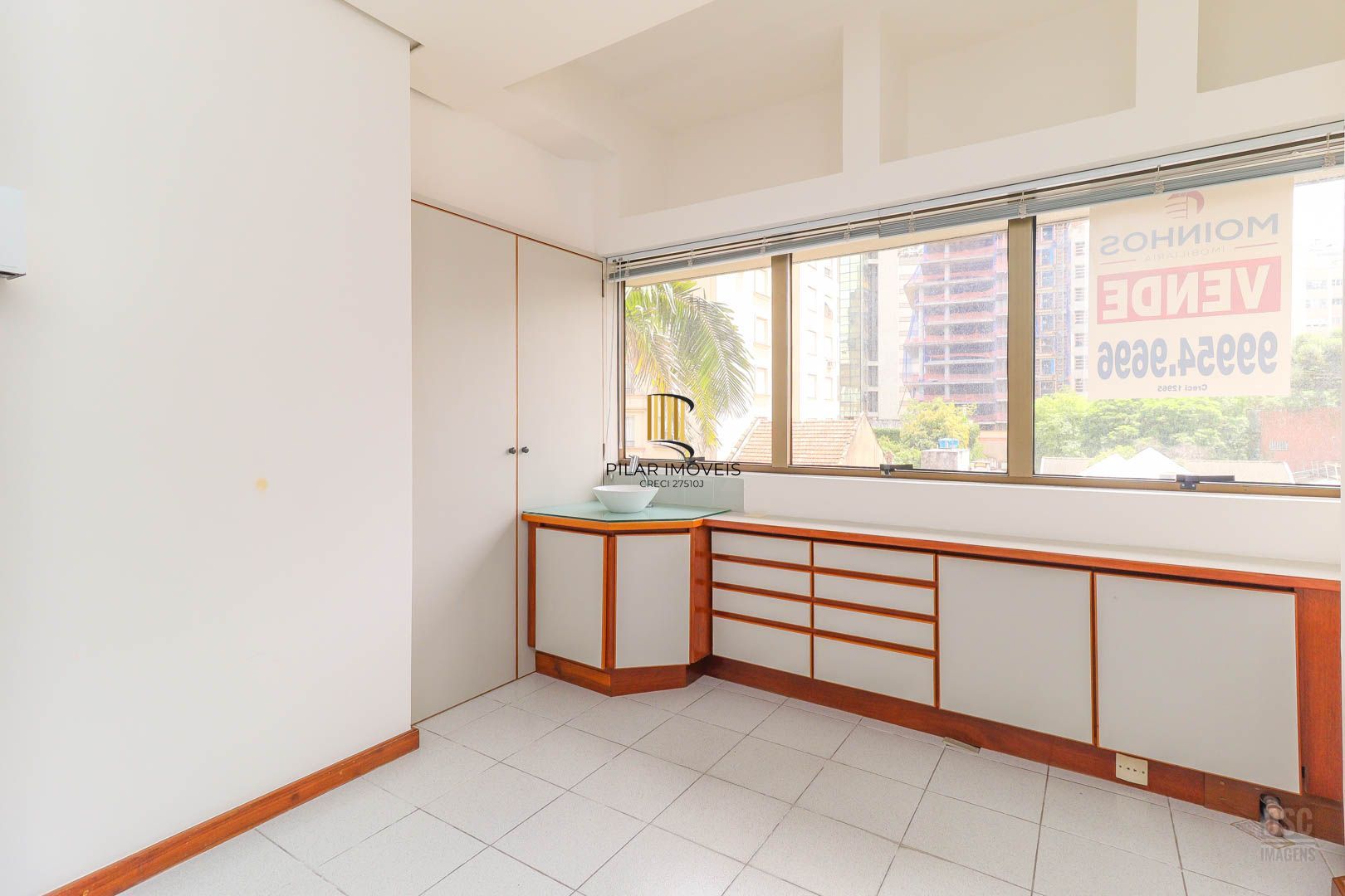 Sala comercial em um ponto excelente da Rua Padre Chagas.