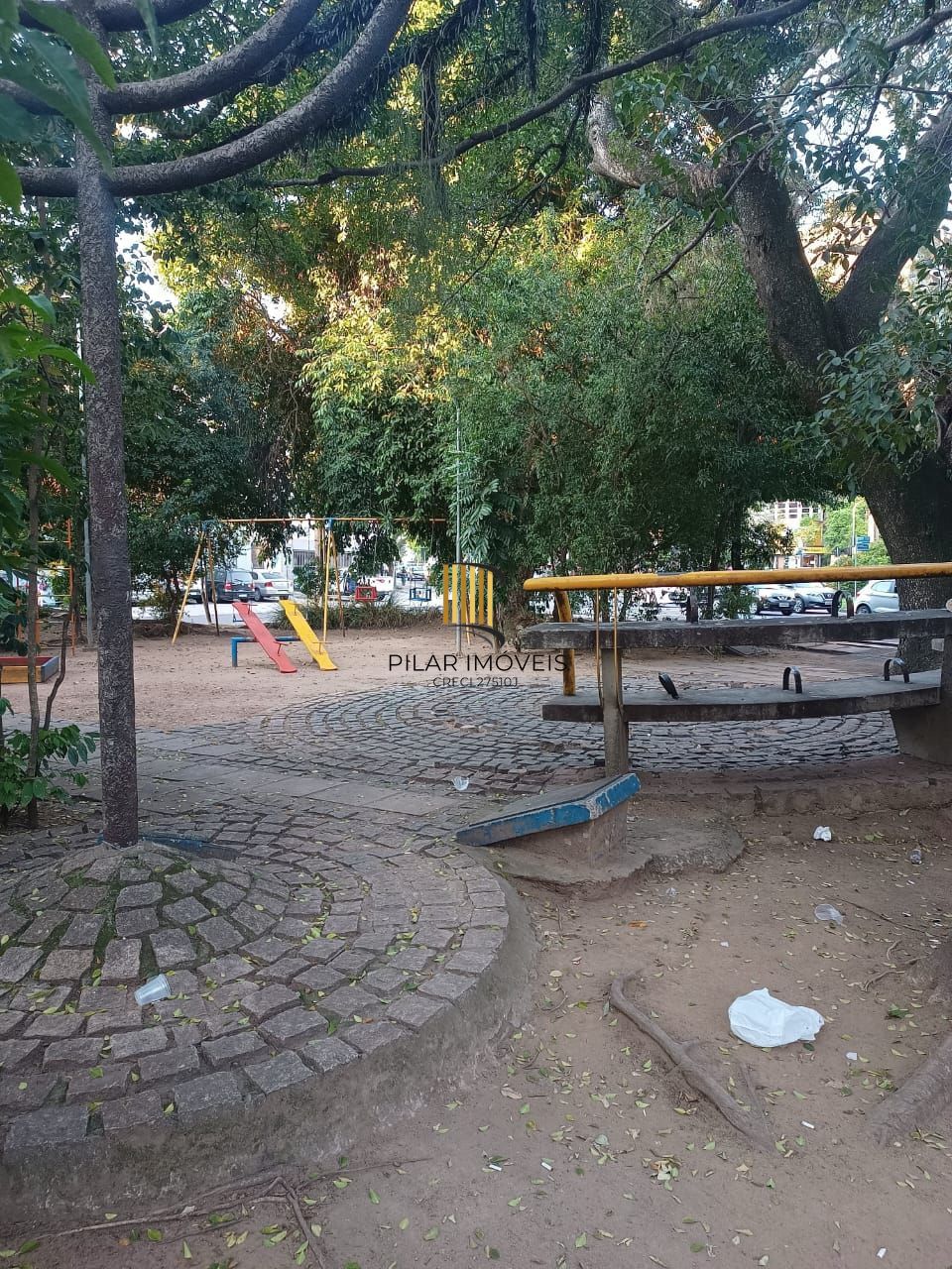 Prédio Residencial 4 dormitórios no bairro Rio Branco
