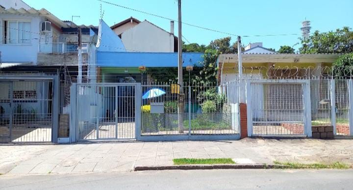 Casa residencial aconchegante com ampla área da lazer com churrasqueira. - Pilar Imóveis