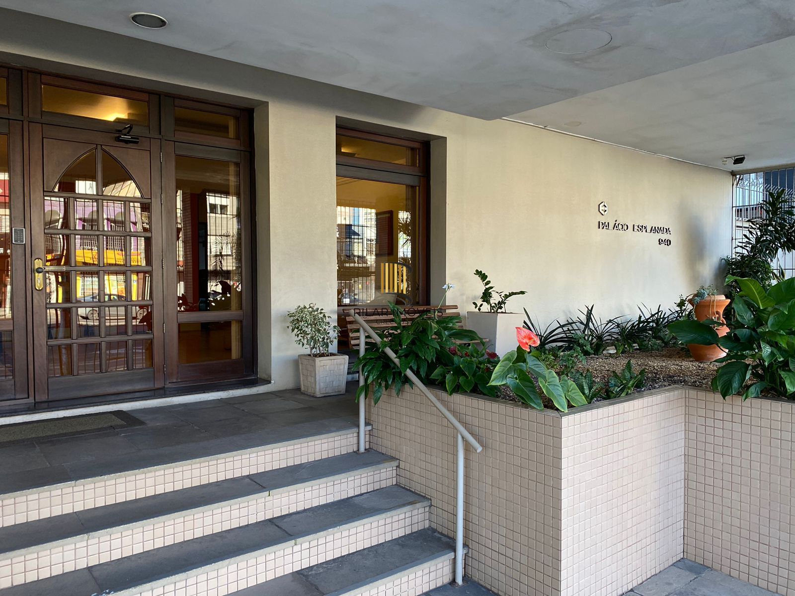 Apartamento na avenida Mariante. - Pilar Imóveis
