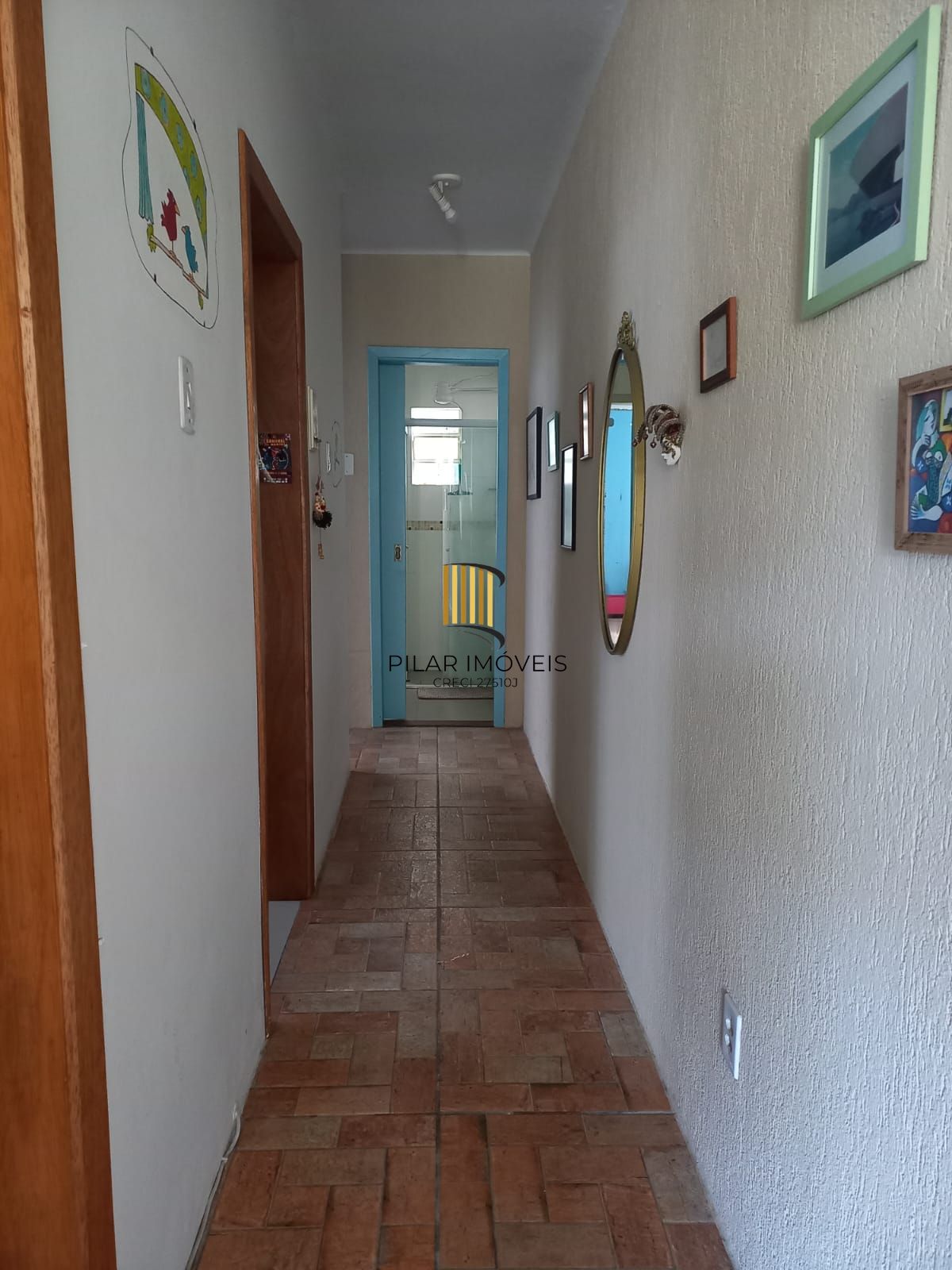 Casa residencial aconchegante com ampla área da lazer com churrasqueira.