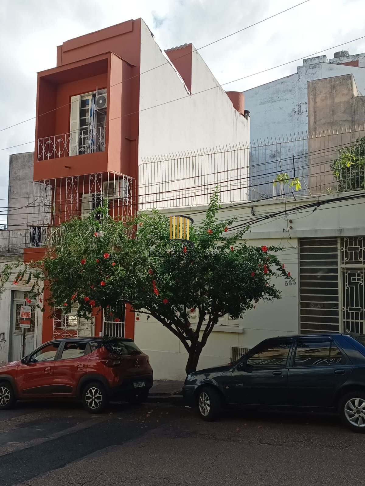 Sobrado funcional com três pavimentos no centro de Porto Alegre!