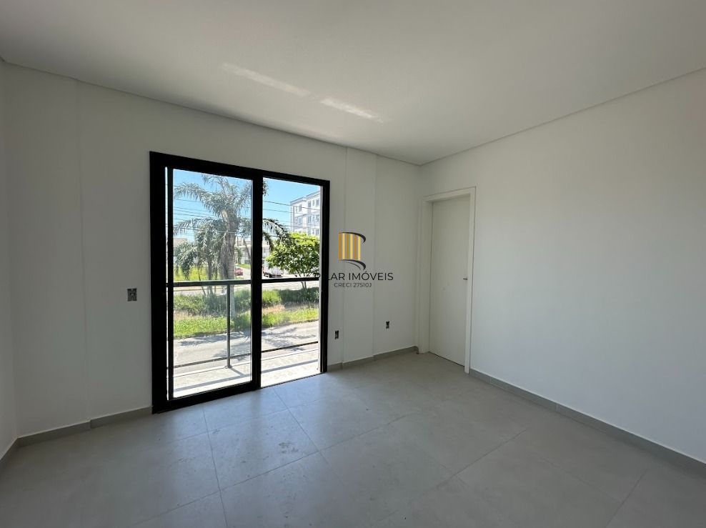 Casa de Condomínio 3 dormitórios no bairro Nova Palhoça