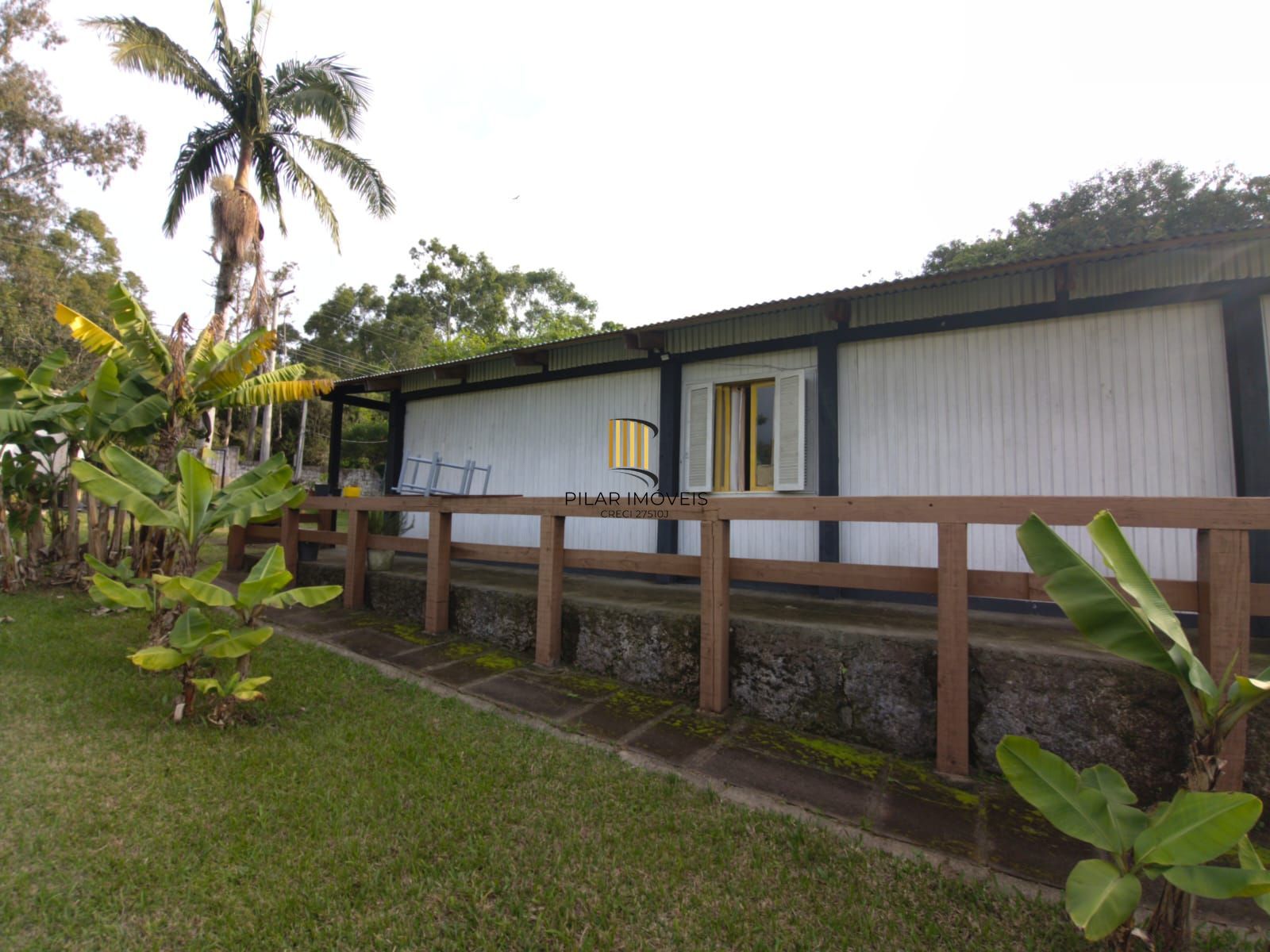 Terreno medindo 1.296m² no bairro Ponta Grossa - Porto Alegre/RS
