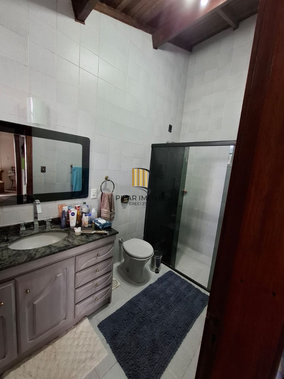 Casa em Porto Alegre, no bairro Ipanema, com 3 dormitório(s), e 3 banheiros, à venda.