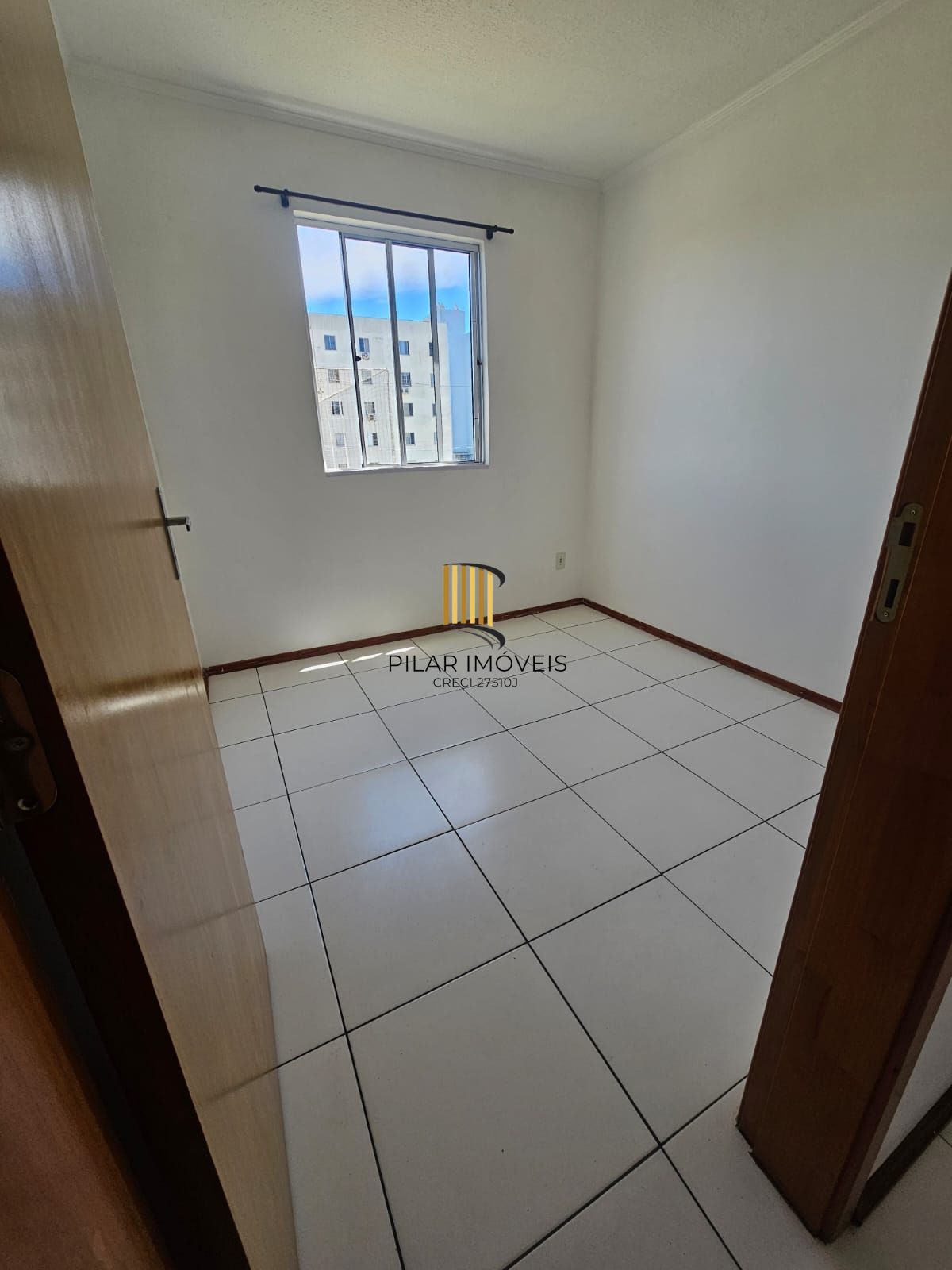 Apartamento 2 Quartos com Piscina e Portaria 24h na Restinga Porto Alegre/RS