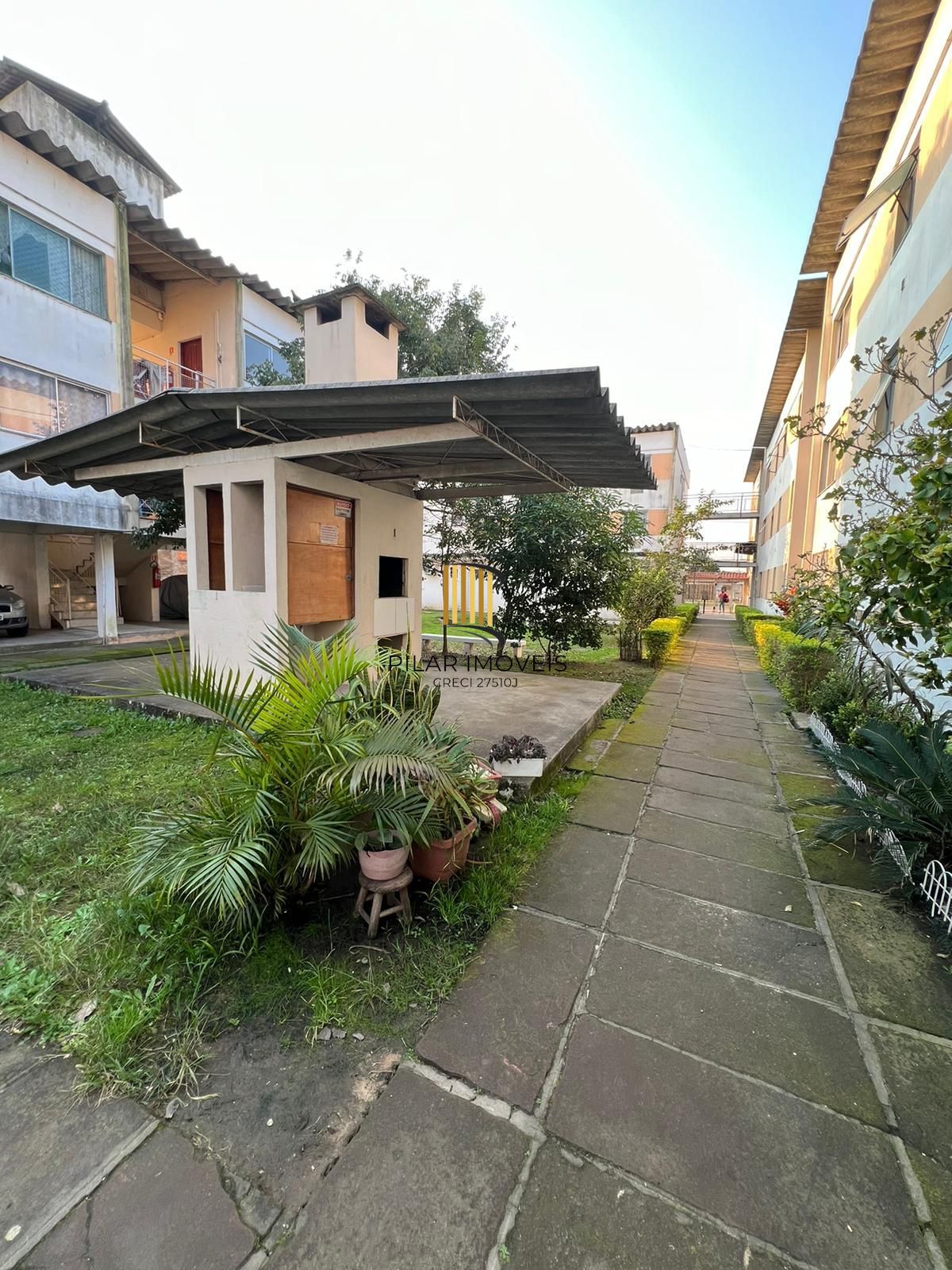 VENDO APARTAMENTO Estrada do Barro Vermelho  Villa Liane - Pilar Imóveis