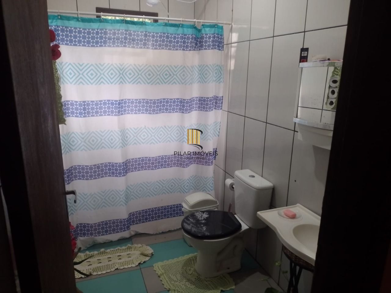 Casa no Bairro Ponta Grossa com terreno medindo 10x30.