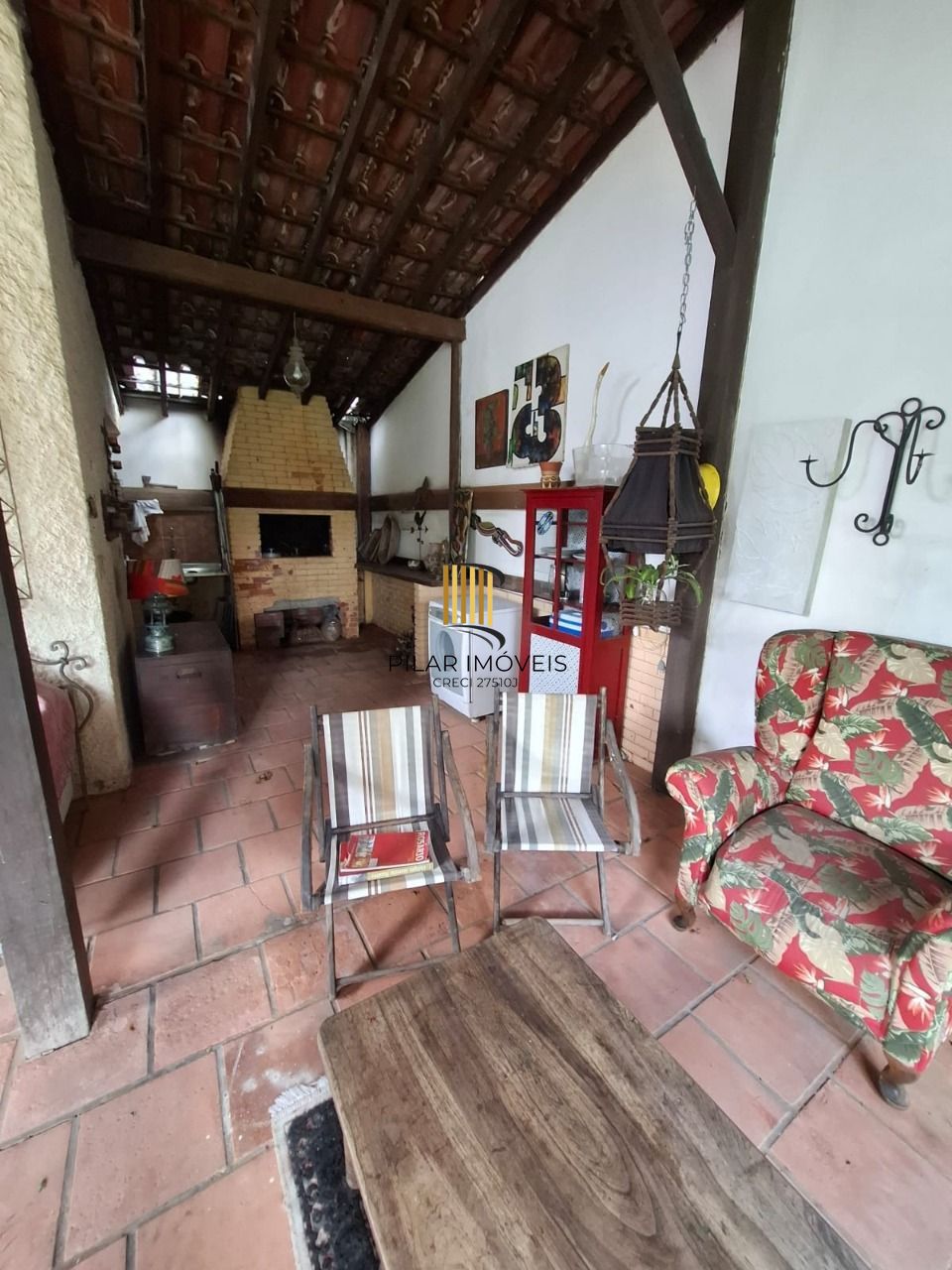 Casa em Porto Alegre, no bairro Ipanema, com 3 dormitório(s), e 3 banheiros, à venda.