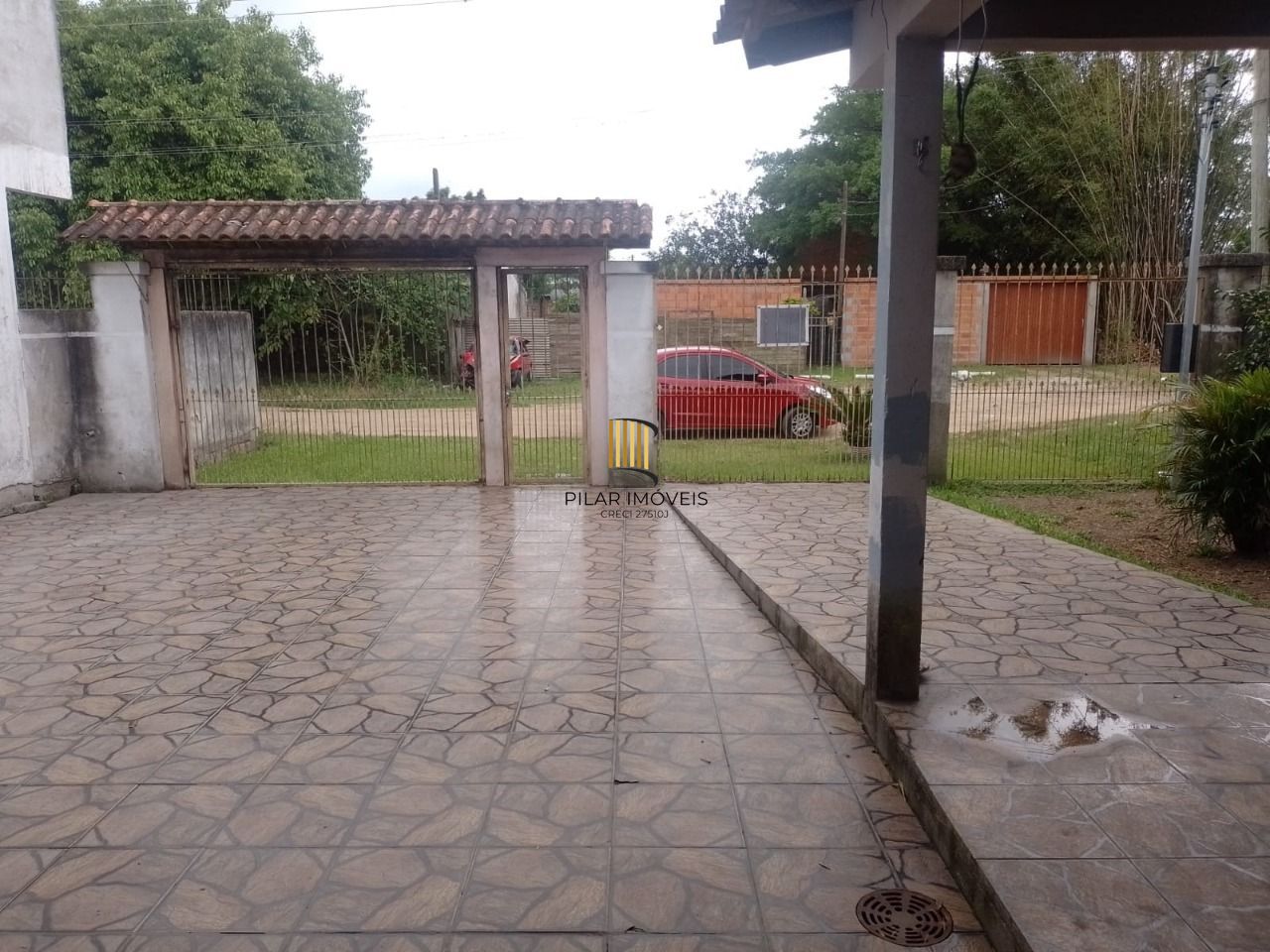 Casa no Bairro Ponta Grossa com terreno medindo 10x30.