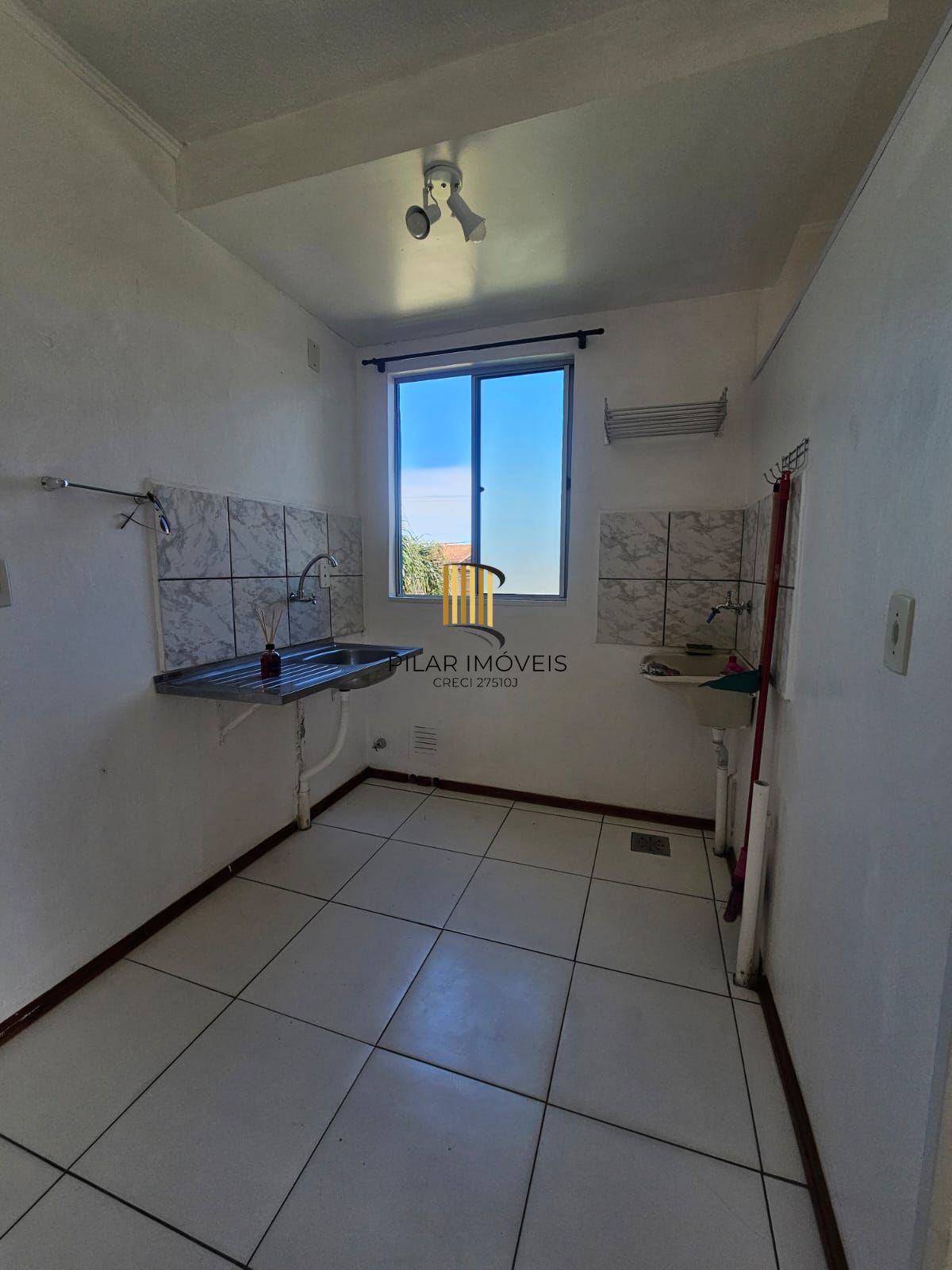 Apartamento 2 Quartos com Piscina e Portaria 24h na Restinga Porto Alegre/RS