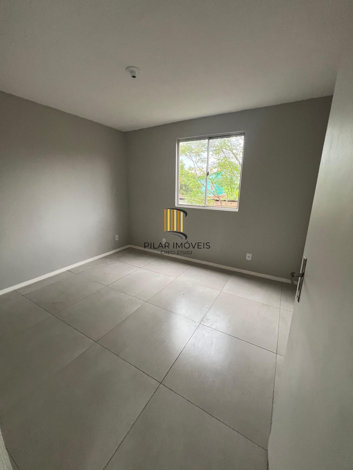 VENDO APARTAMENTO Estrada do Barro Vermelho  Villa Liane