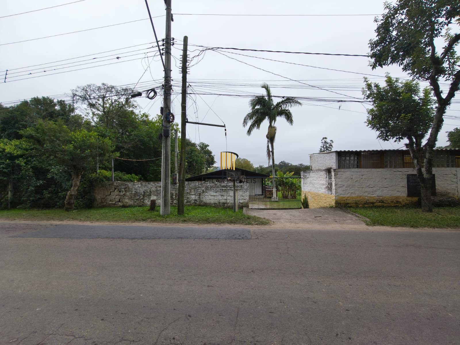 Terreno medindo 1.296m² no bairro Ponta Grossa - Porto Alegre/RS
