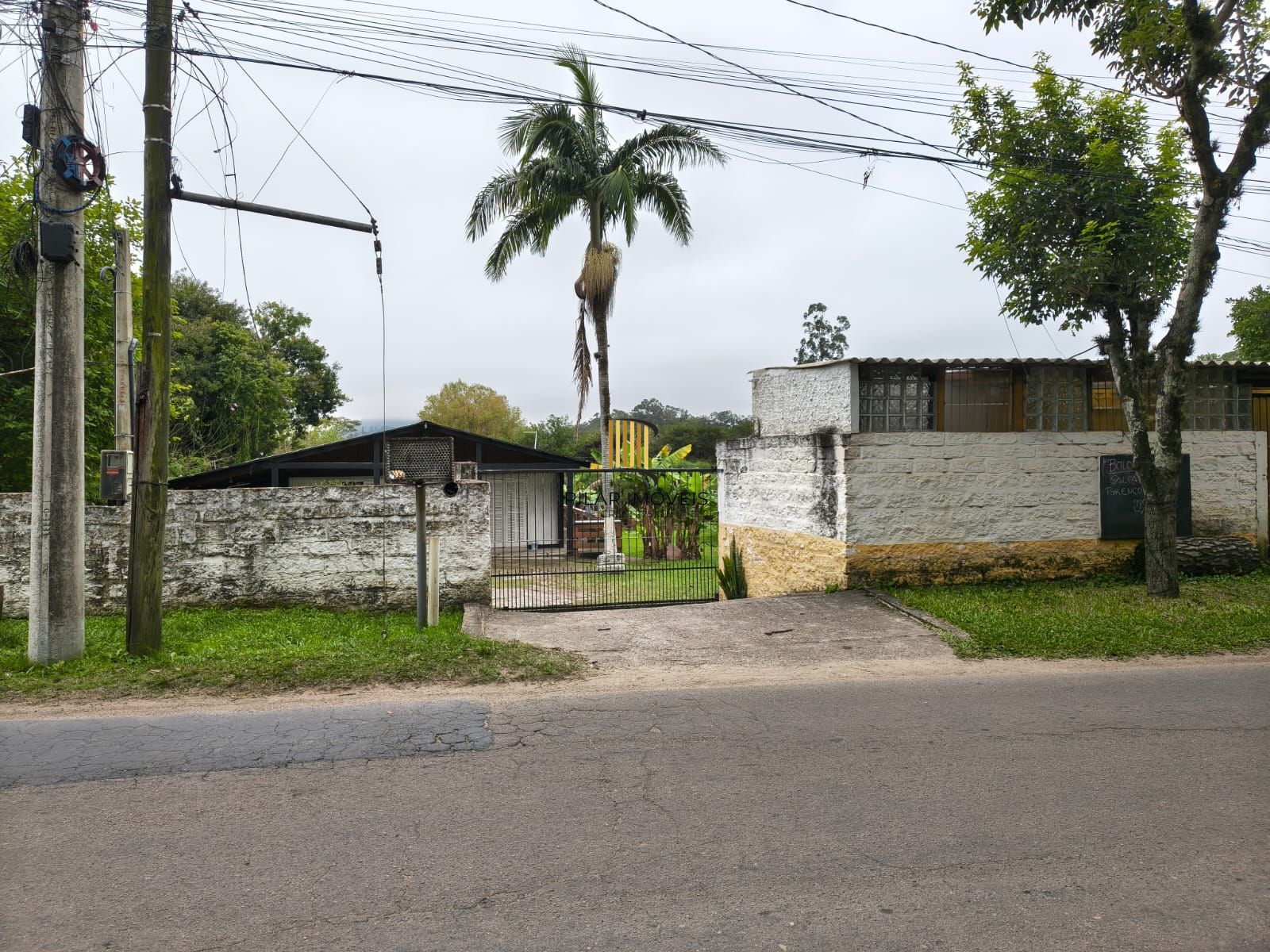 Terreno medindo 1.296m² no bairro Ponta Grossa - Porto Alegre/RS