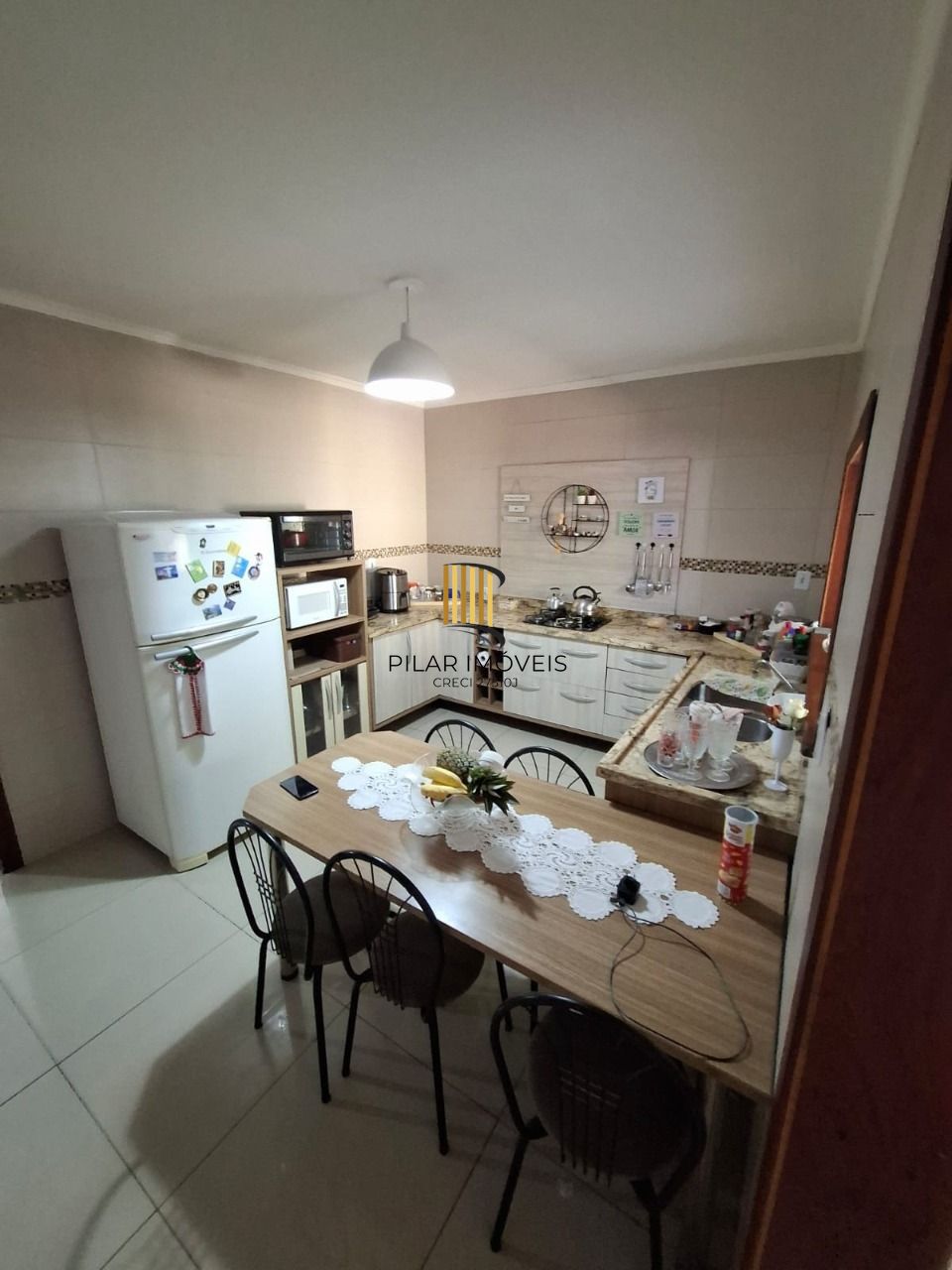 Casa 4 dormitórios no bairro Vila Nova