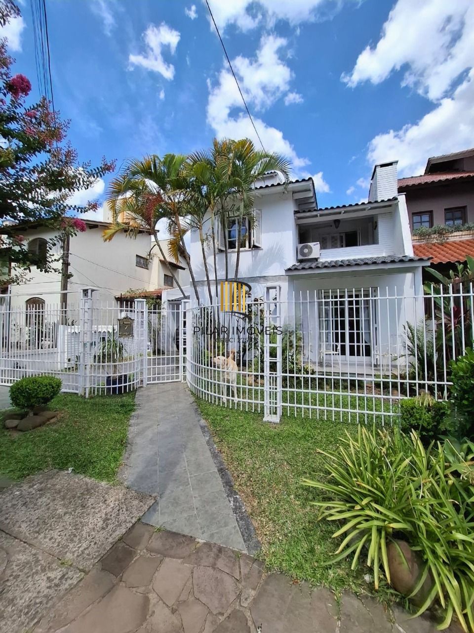 Casa em Porto Alegre, no bairro Ipanema, com 3 dormitório(s), e 3 banheiros, à venda. - Pilar Imóveis