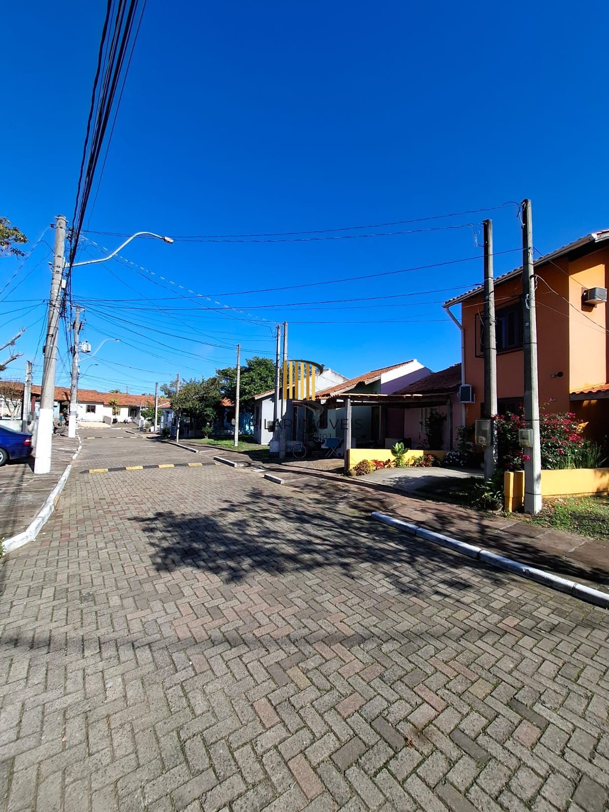 Casa de 1 Dormitório dentro de condomínio fechado no bairro Guáruja.