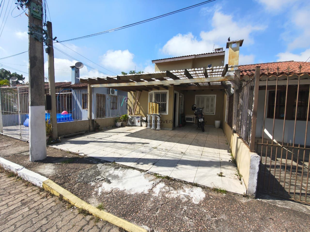 Casa a venda 3 dormitórios - Restinga - Porto Alegre