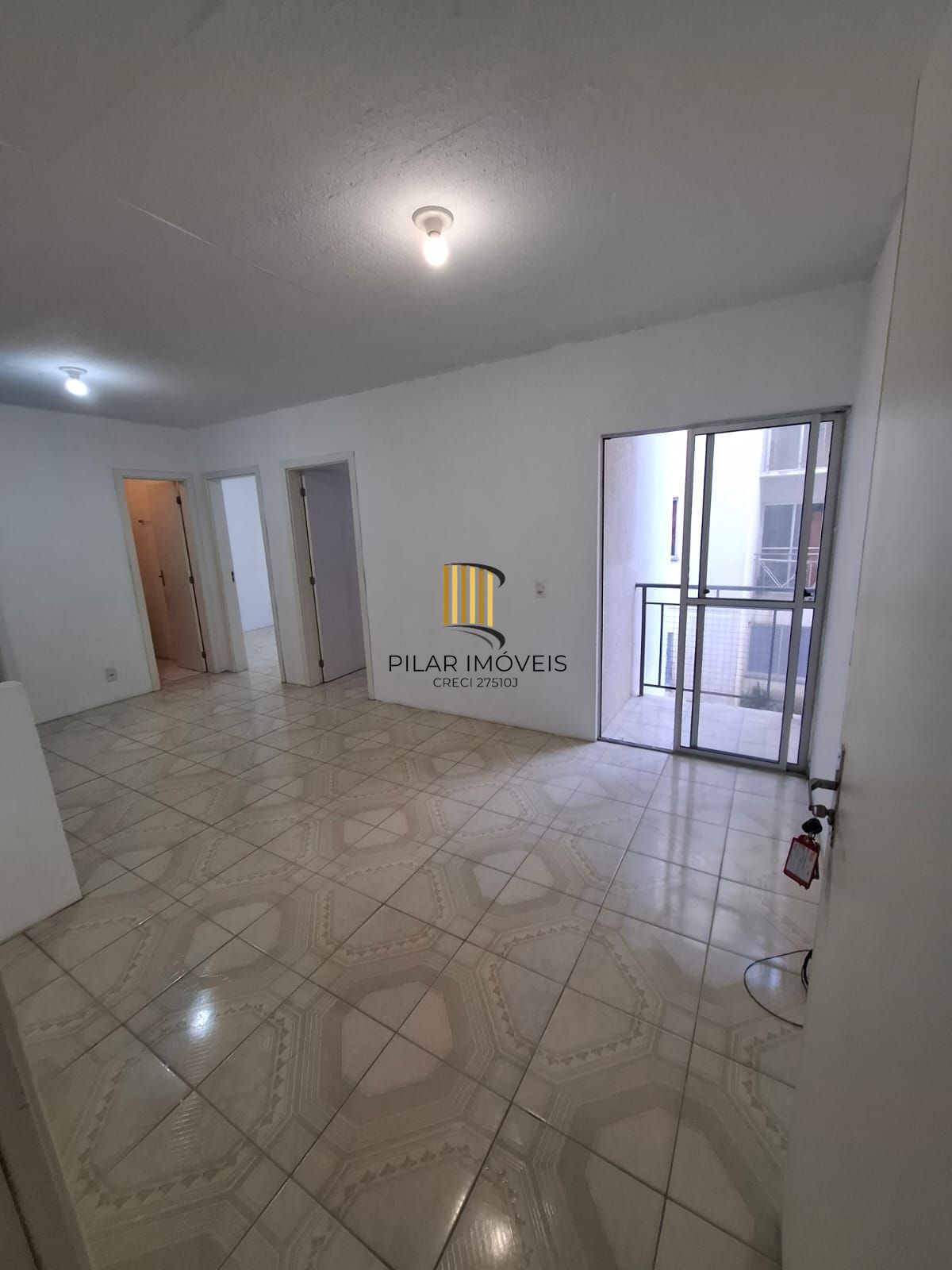 Apartamento 2 dromitórios - bairro restinga.